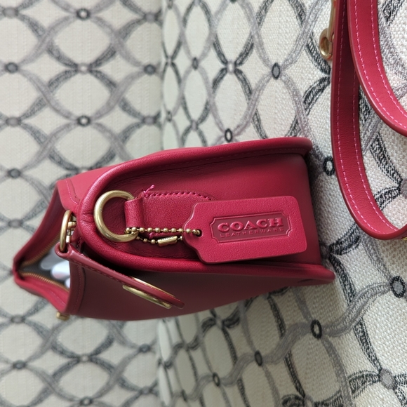 Swinger - Picture 3 of 11